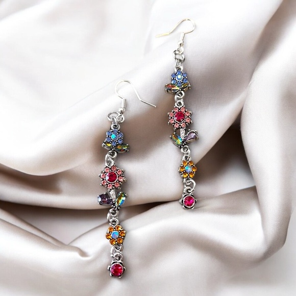 Flower earrings. Dangling and beautiful. Really pretty and colorful. - Picture 10 of 17